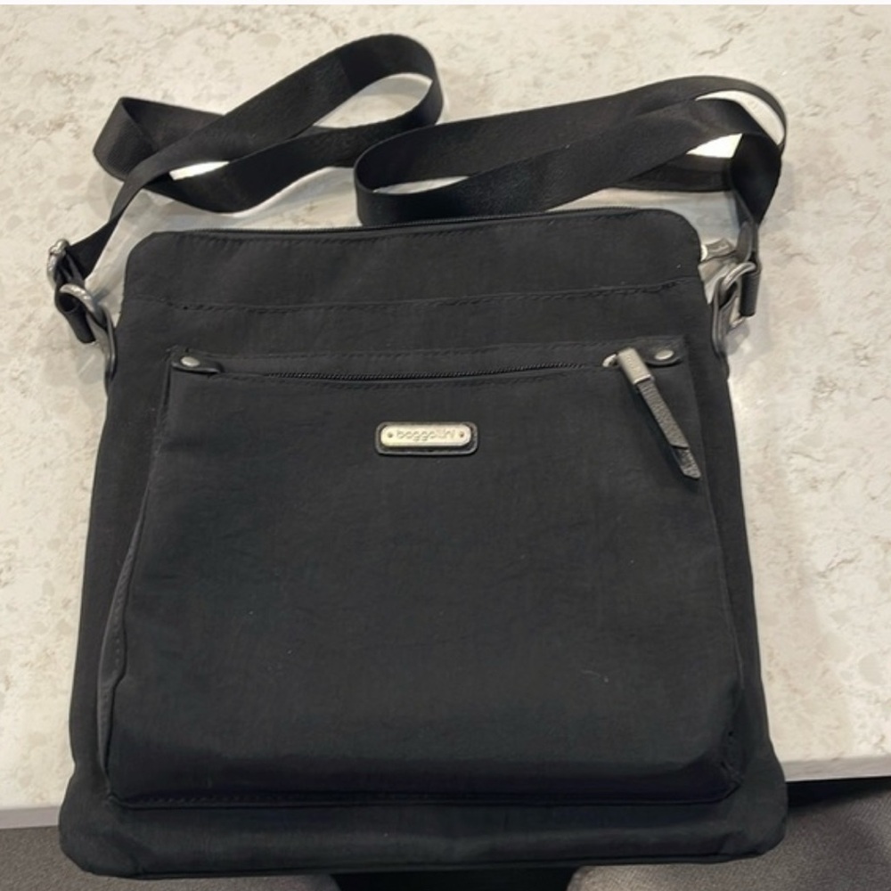 Baggallini Black Crossbody Messenger Bag